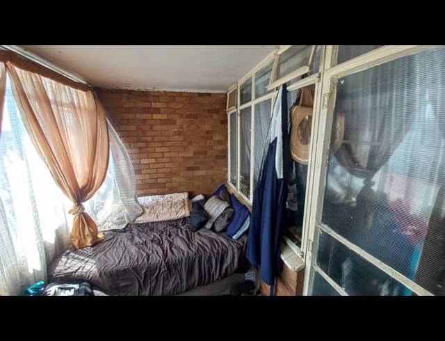 2 BEDROOM APARTMENT FOR SALE IN SUNNYSIDE